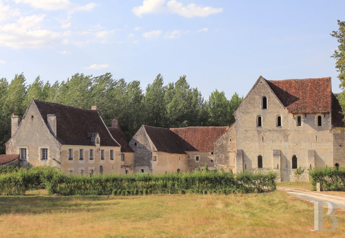 En Touraine, près de Loches, un ancien château-monastère et son domaine de 150 hectares - photo  n°40